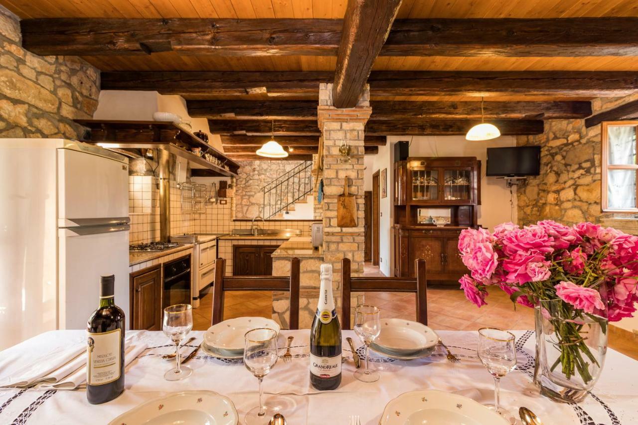 Old Istrian Home Martina โปเรช ภายนอก รูปภาพ