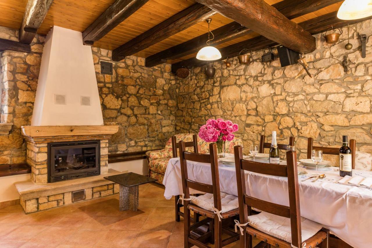 Old Istrian Home Martina โปเรช ภายนอก รูปภาพ